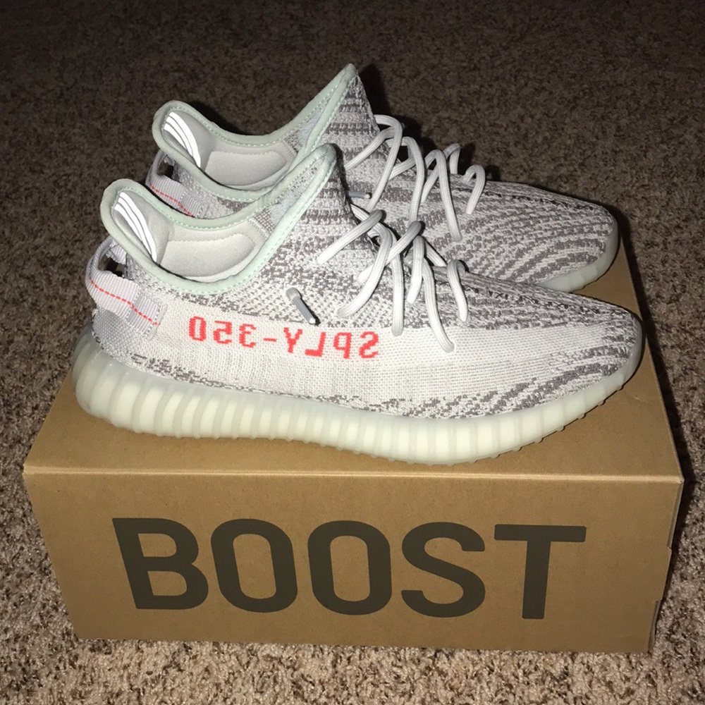 Yeezy 350 v2 Blue Tint colorway